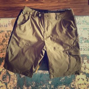 Prana Hiking Cargo Shorts...BREATE